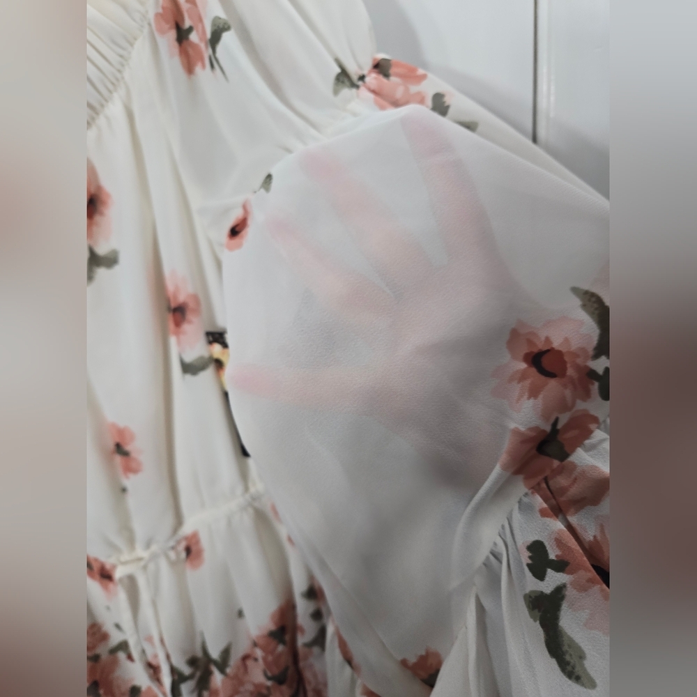 Blush Off Shoulder Floral Bell Sleeve Romper Sz Medium NWT - Picture 3 of 7